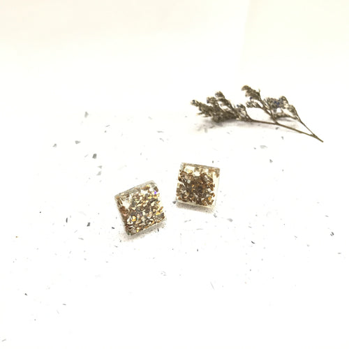 Square Resin Stud - v4