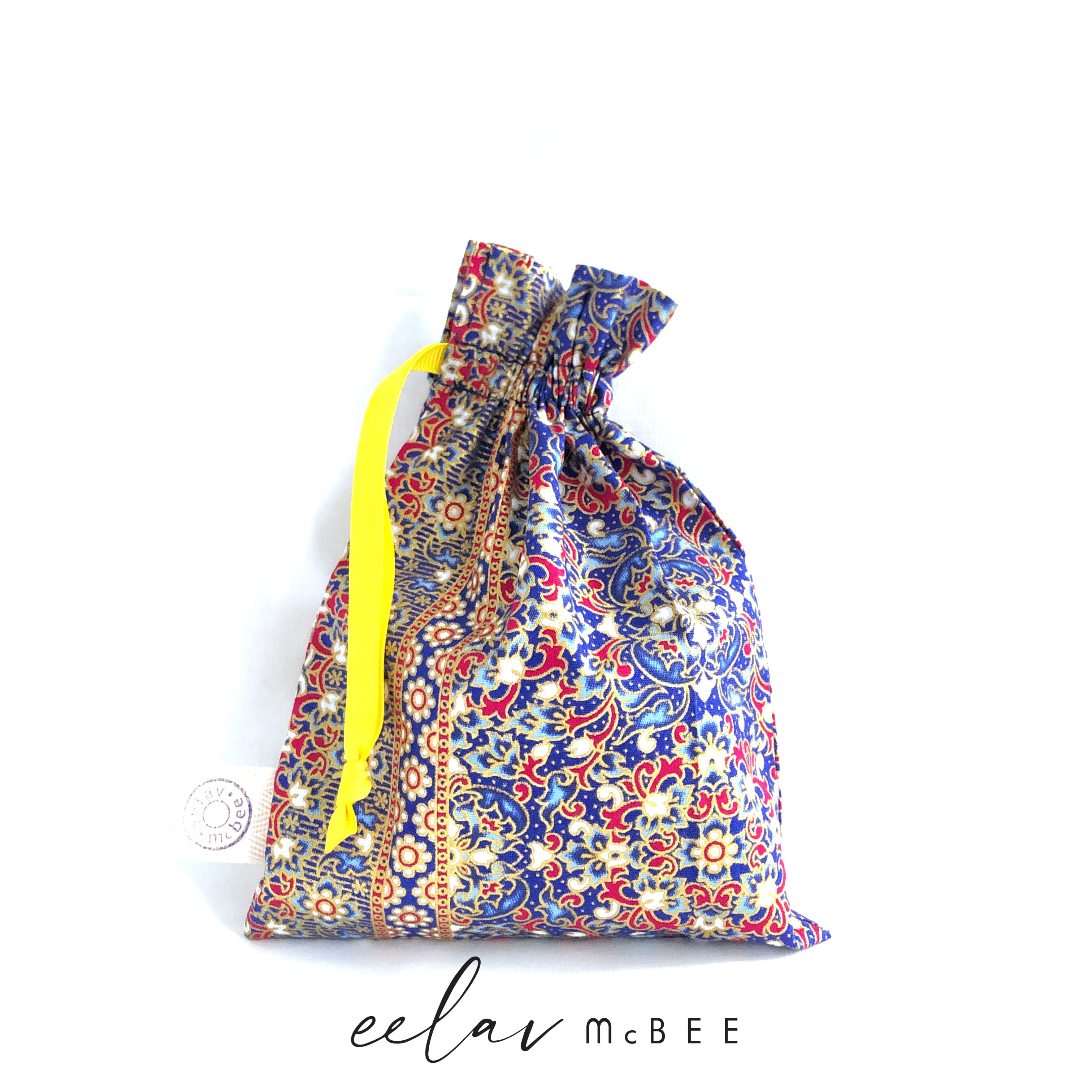 Fitted Face Mask With Matching Pouch