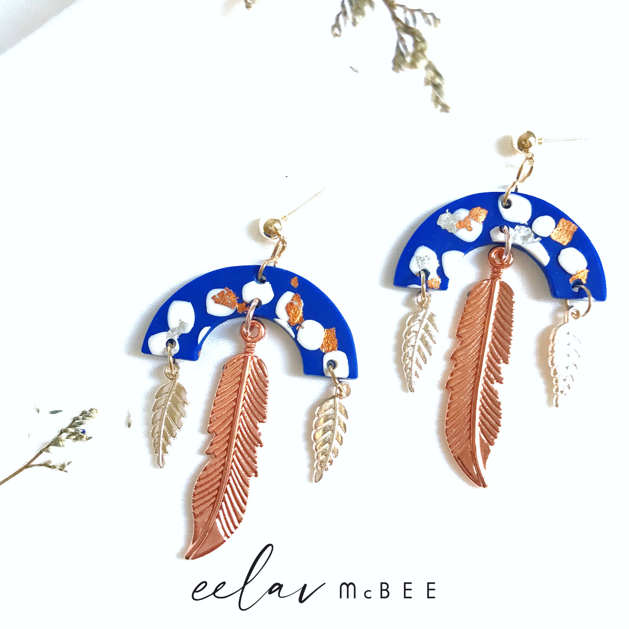 Hana (Feather + Leaf)