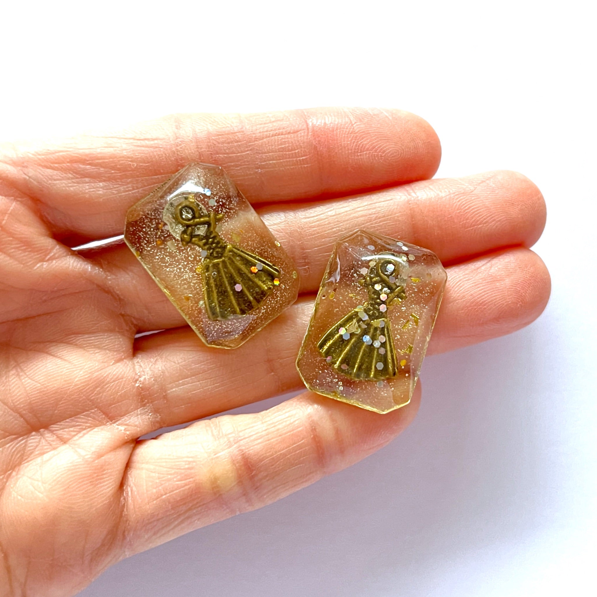 Dress Charm Resin Stud v23