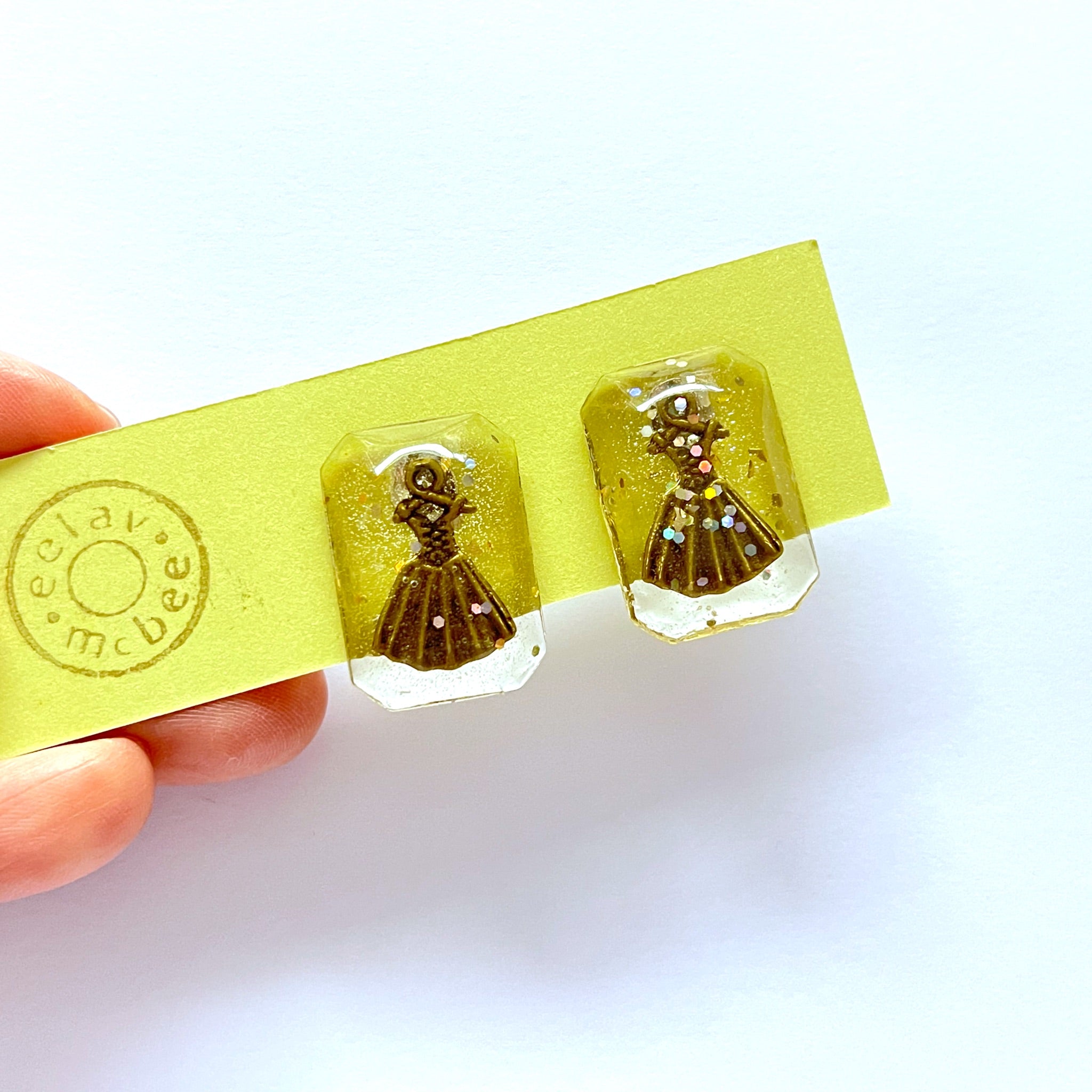 Dress Charm Resin Stud v23