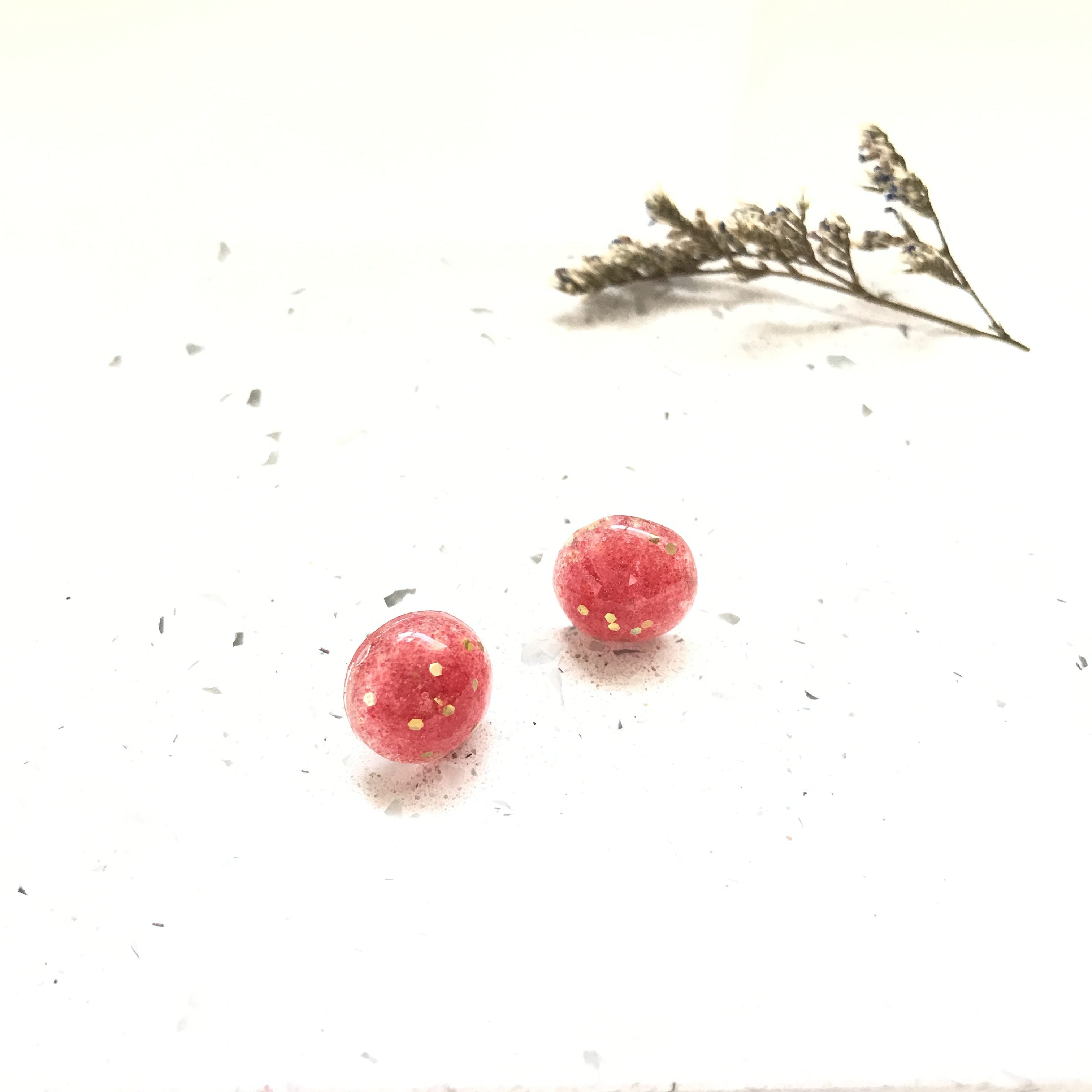 Red Glitter Resin Stud