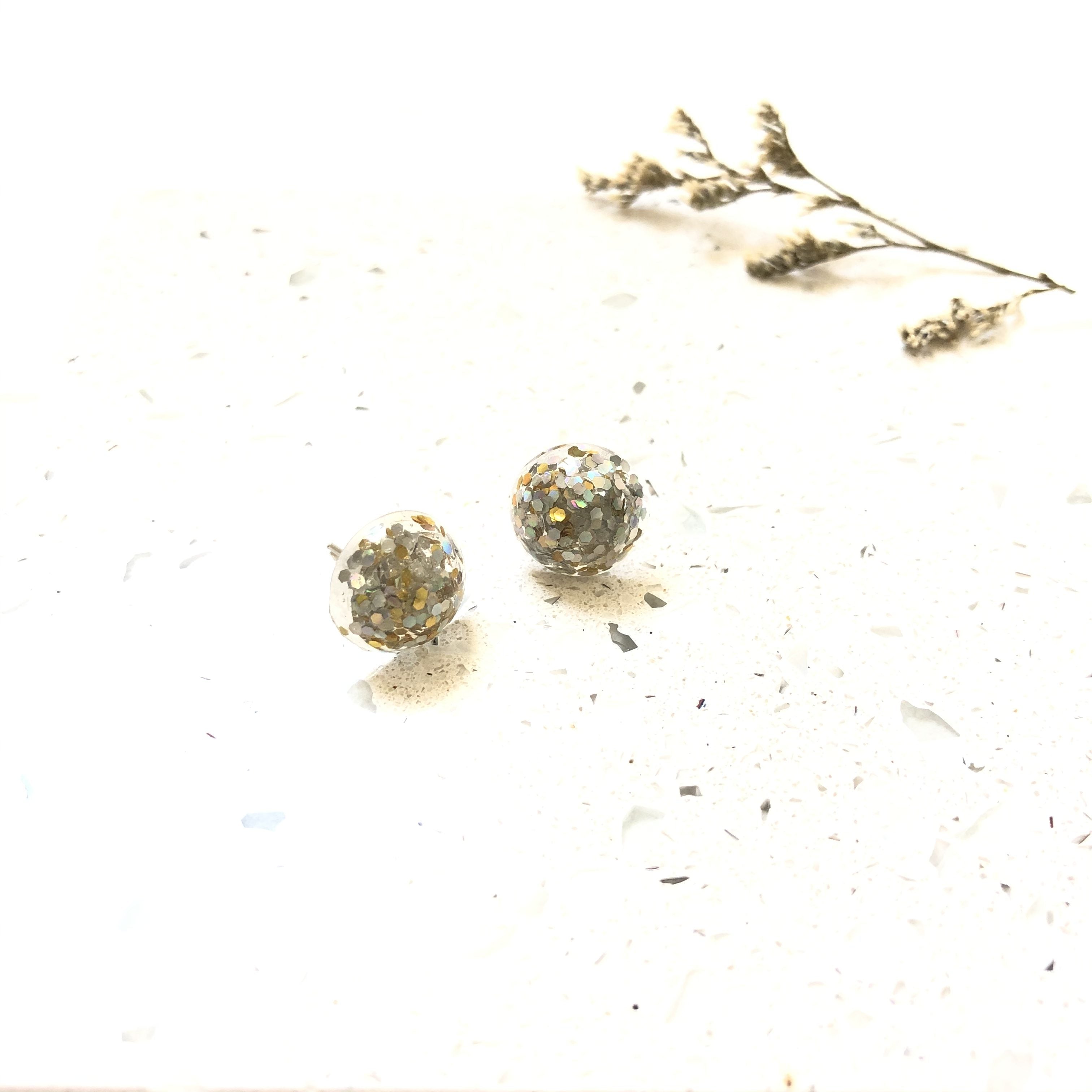 Gold Glitter Resin Stud