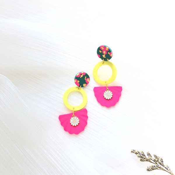 AKI de Fleur with Charm (White)