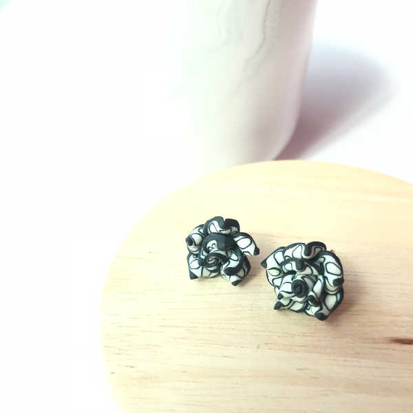 Patterned Floral Studs (Black)