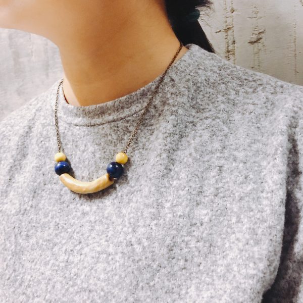 Curvy Marble Necklace