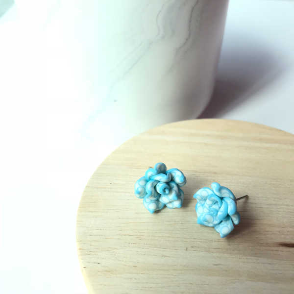 Patterned Floral Studs (Lt Blue)