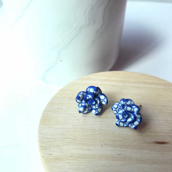 Patterned Floral Studs (Navy)