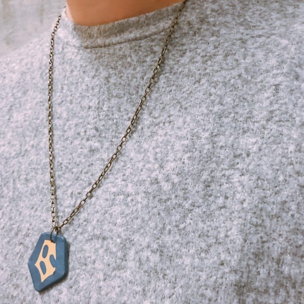 Shimmering Blue Pendant Necklace